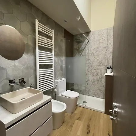 Pomelia House 아파트 *