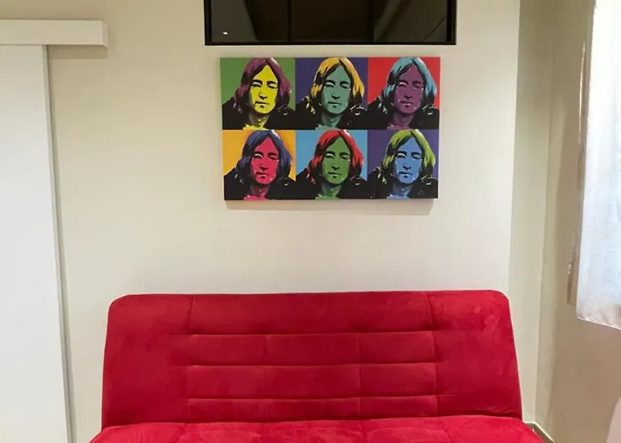 Апартаменты Pomelia House