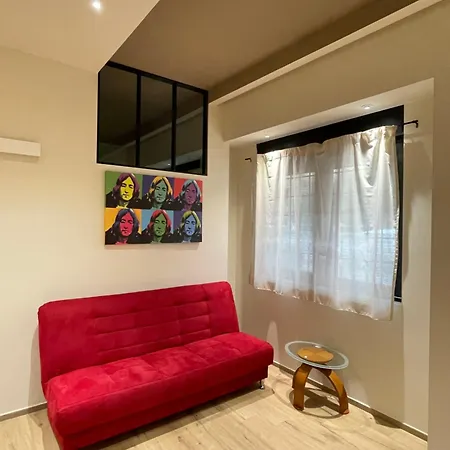 Pomelia House דירה *