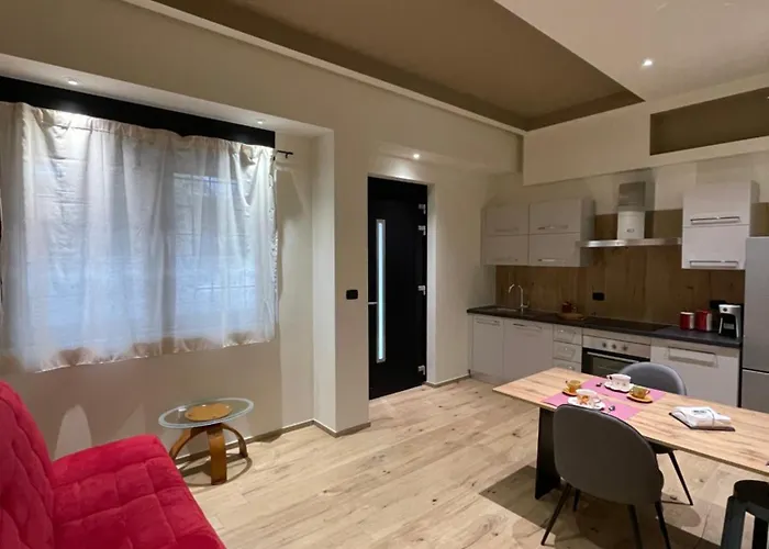 Pomelia House